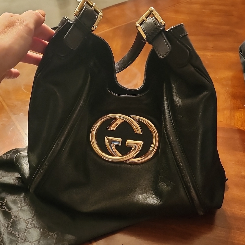 Gucci Black Leather Shoulder Bag with Gold Double G Hardware